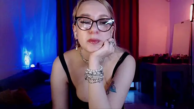 welliza online show from 04/07/26, 02:23