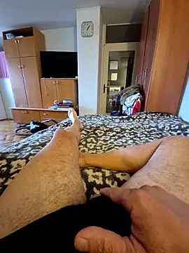 mohton online show from 10/25/25, 11:07