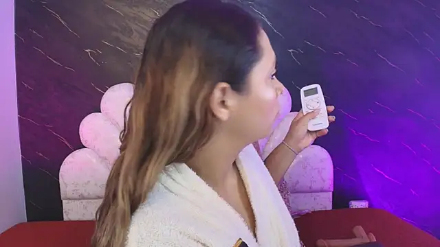  MiaBrown  online show from 04/22/26, 12:07