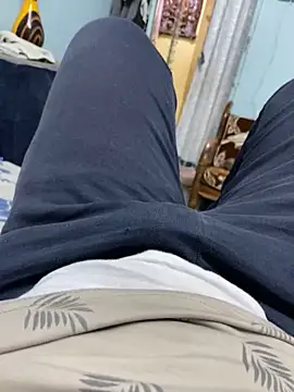 Snapshot of Honeydick7 chatting on 01/03/25, 02:30 Honeydick7 online show from 01/03/25, 02:30