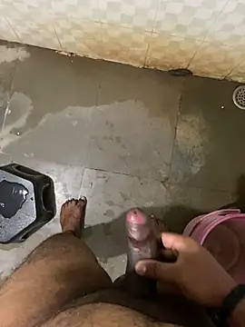 Snapshot of Honeydick7 chatting on 02/13/25, 09:09 Honeydick7 online show from 02/13/25, 09:09