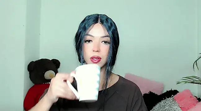 Tanedra collings online show from 12/05/24, 03:48