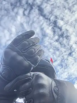 Nicollemays online show from 03/08/25, 12:09