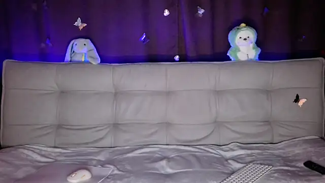 intolerable girl online show from 11/01/25, 07:10