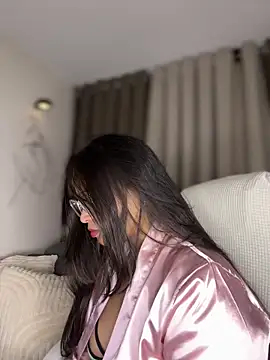 Snapshot of Merloth chatting on 05/13/26, 02:20 Merloth online show from 05/13/26, 02:20