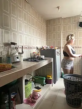 Snapshot of Celestedubois chatting on 10/30/25, 04:52 Celestedubois online show from 10/30/25, 04:52