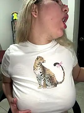 Snapshot of Celestedubois chatting on 11/18/25, 11:37 Celestedubois online show from 11/18/25, 11:37