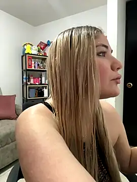 Snapshot of Celestedubois chatting on 11/19/25, 09:59 Celestedubois online show from 11/19/25, 09:59