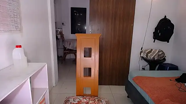 yselahot online show from 04/23/26, 02:41