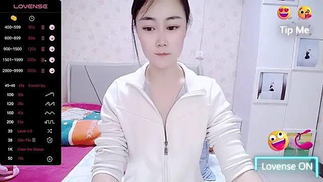 Snapshot of Elvira_baby chatting on 02/26/25, 03:21 Elvira baby online show from 02/26/25, 03:21