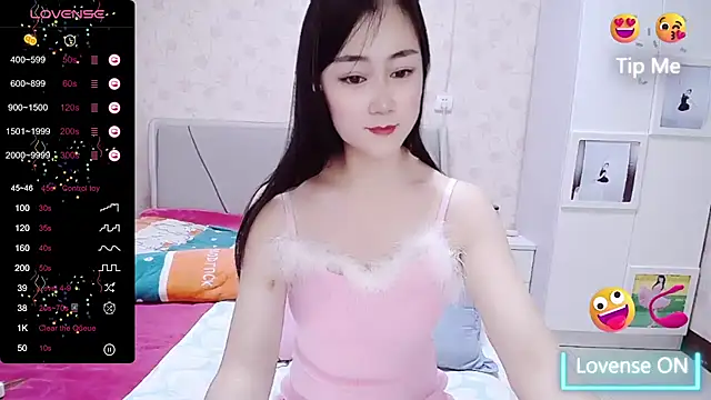 Snapshot of Elvira_baby chatting on 02/26/25, 12:36 Elvira baby online show from 02/26/25, 12:36