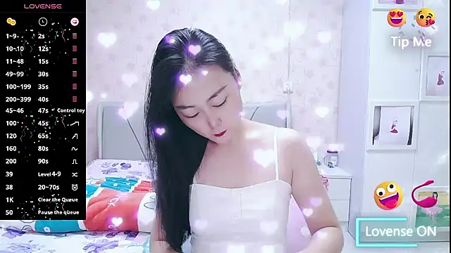 Snapshot of Elvira_baby chatting on 10/28/25, 02:48 Elvira baby online show from 10/28/25, 02:48