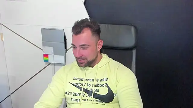 Snapshot of DuncanStone chatting on 02/05/25, 08:00 DuncanStone online show from 02/05/25, 08:00