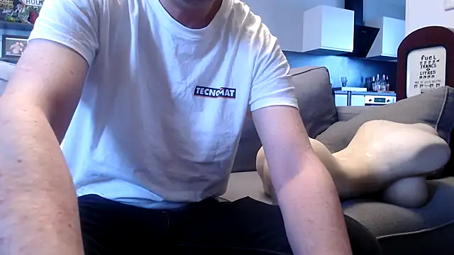 Snapshot of freddy0222222 chatting on 06/11/26, 05:38 freddy0222222 online show from 06/11/26, 05:38