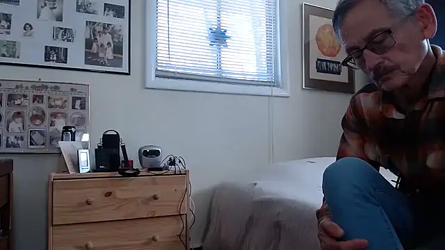 hottottrot691 online show from 03/18/25, 06:15