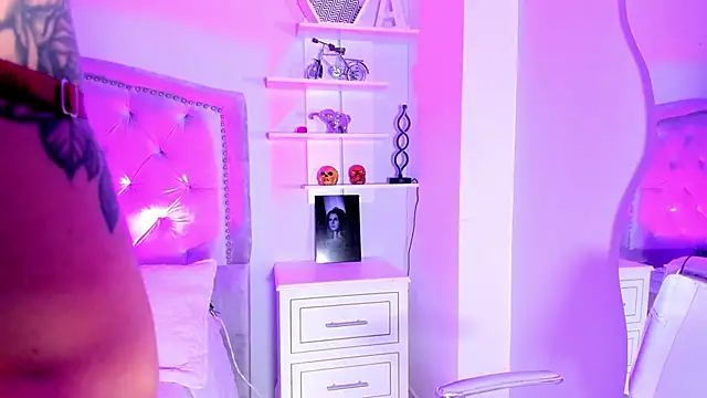 Snapshot of CamileHolmes chatting on 12/02/24, 07:47 CamileHolmes online show from 12/02/24, 07:47