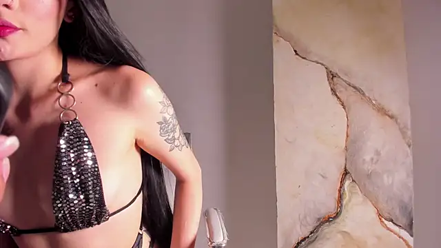 Snapshot of CamileHolmes chatting on 09/16/25, 05:19 CamileHolmes online show from 09/16/25, 05:19