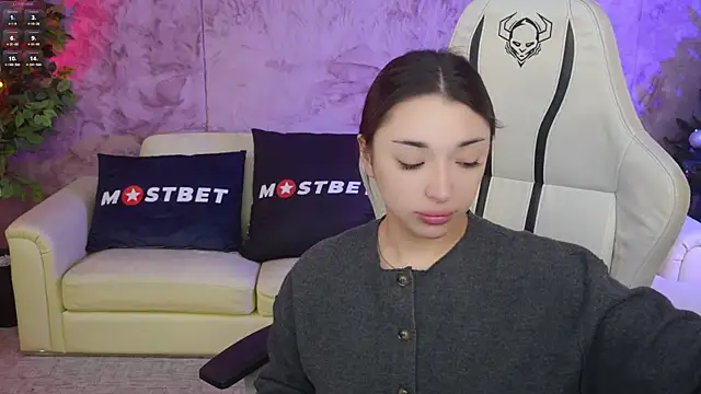 Snapshot of Jasmine_Flow chatting on 12/17/24, 07:40 Jasmine Flow online show from 12/17/24, 07:40