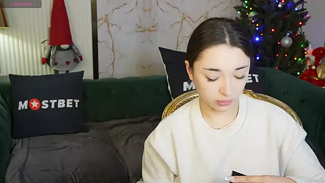Snapshot of Jasmine_Flow chatting on 12/18/24, 07:47 Jasmine Flow online show from 12/18/24, 07:47