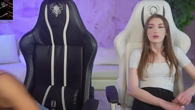 Snapshot of Jasmine_Flow chatting on 10/22/25, 07:19 Jasmine Flow online show from 10/22/25, 07:19