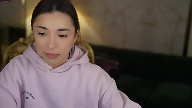 Snapshot of Jasmine_Flow chatting on 11/28/25, 08:28 Jasmine Flow online show from 11/28/25, 08:28