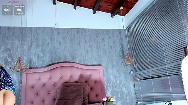 naomidibello online show from 04/23/26, 07:49