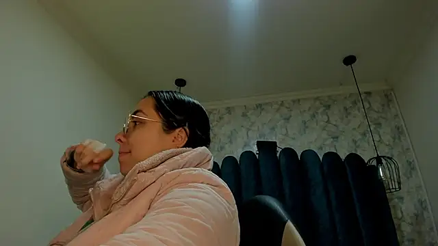 nalalye cruzz  online show from 11/06/25, 03:18