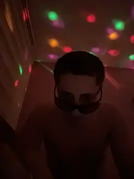 WhiteeMen online show from 11/16/25, 09:31