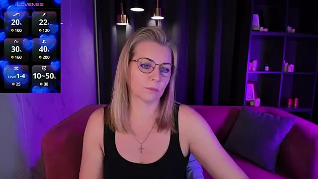 Annie Light online show from 03/04/25, 06:04