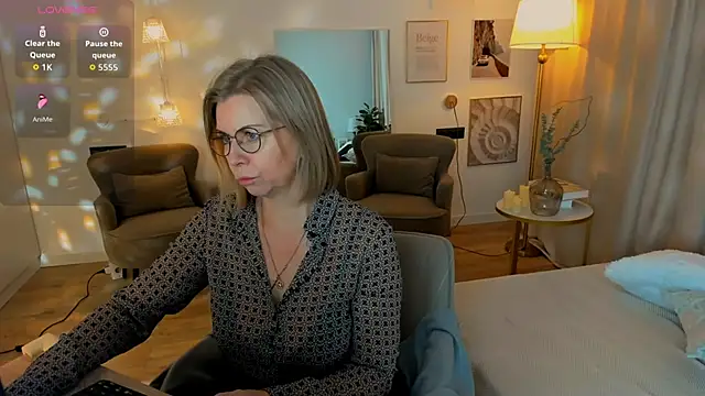 Annie Light online show from 02/24/26, 06:22