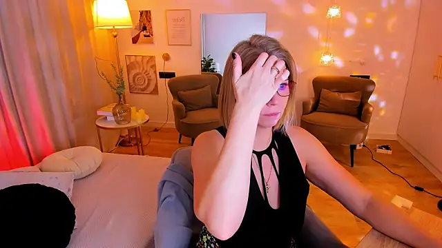 Annie Light online show from 03/03/26, 06:08