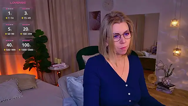 Annie Light online show from 04/23/26, 06:47