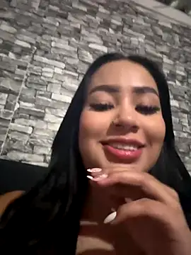 Snapshot of Luisa_Fernandaa chatting on 10/19/25, 01:06 Luisa Fernandaa online show from 10/19/25, 01:06