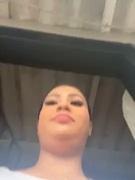 Snapshot of Luisa_Fernandaa chatting on 11/16/25, 10:15 Luisa Fernandaa online show from 11/16/25, 10:15