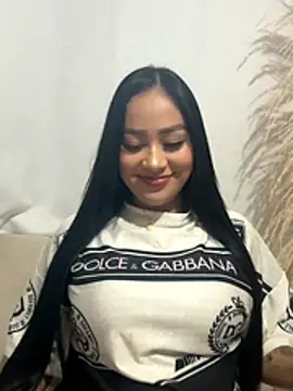 Snapshot of Luisa_Fernandaa chatting on 11/22/25, 11:37 Luisa Fernandaa online show from 11/22/25, 11:37