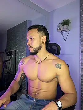 ARON TAYLER01 online show from 12/18/25, 10:32