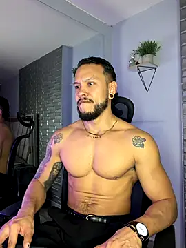 ARON TAYLER01 online show from 12/20/25, 10:33