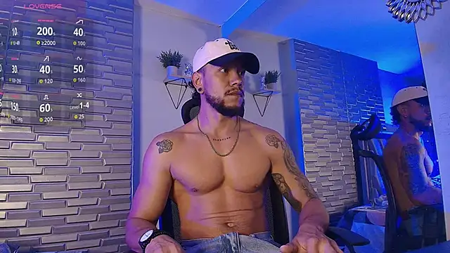 ARON TAYLER01 online show from 06/16/26, 10:18