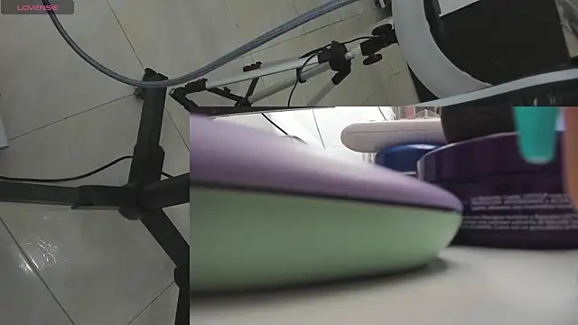 Snapshot of bellacutey_ chatting on 02/28/25, 08:28 bellacutey online show from 02/28/25, 08:28