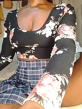 NicRaisaa online show from 09/15/25, 05:07