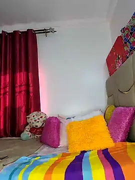 NicRaisaa online show from 02/16/26, 06:09