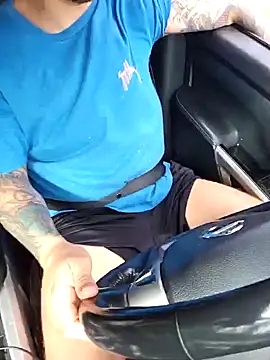 Snapshot of MrBiggBallz chatting on 12/29/24, 06:05 MrBiggBallz online show from 12/29/24, 06:05