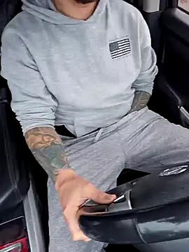 Snapshot of MrBiggBallz chatting on 01/23/25, 02:28 MrBiggBallz online show from 01/23/25, 02:28