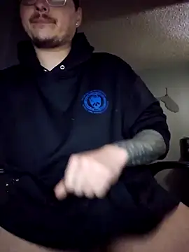 Snapshot of MrBiggBallz chatting on 01/26/25, 12:48 MrBiggBallz online show from 01/26/25, 12:48