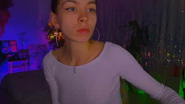 poli   online show from 12/21/25, 04:36