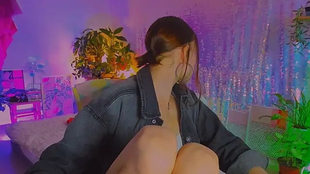 poli   online show from 04/16/26, 04:08