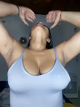 Snapshot of alison_villalobo chatting on 06/11/26, 02:53 alison villalobo online show from 06/11/26, 02:53