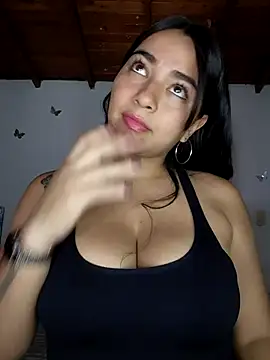 Snapshot of alison_villalobo chatting on 06/17/26, 07:04 alison villalobo online show from 06/17/26, 07:04