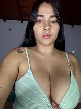 Snapshot of alison_villalobo chatting on 06/19/26, 03:00 alison villalobo online show from 06/19/26, 03:00