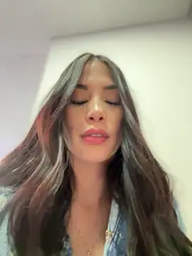 Im Valentina online show from 12/17/25, 09:54